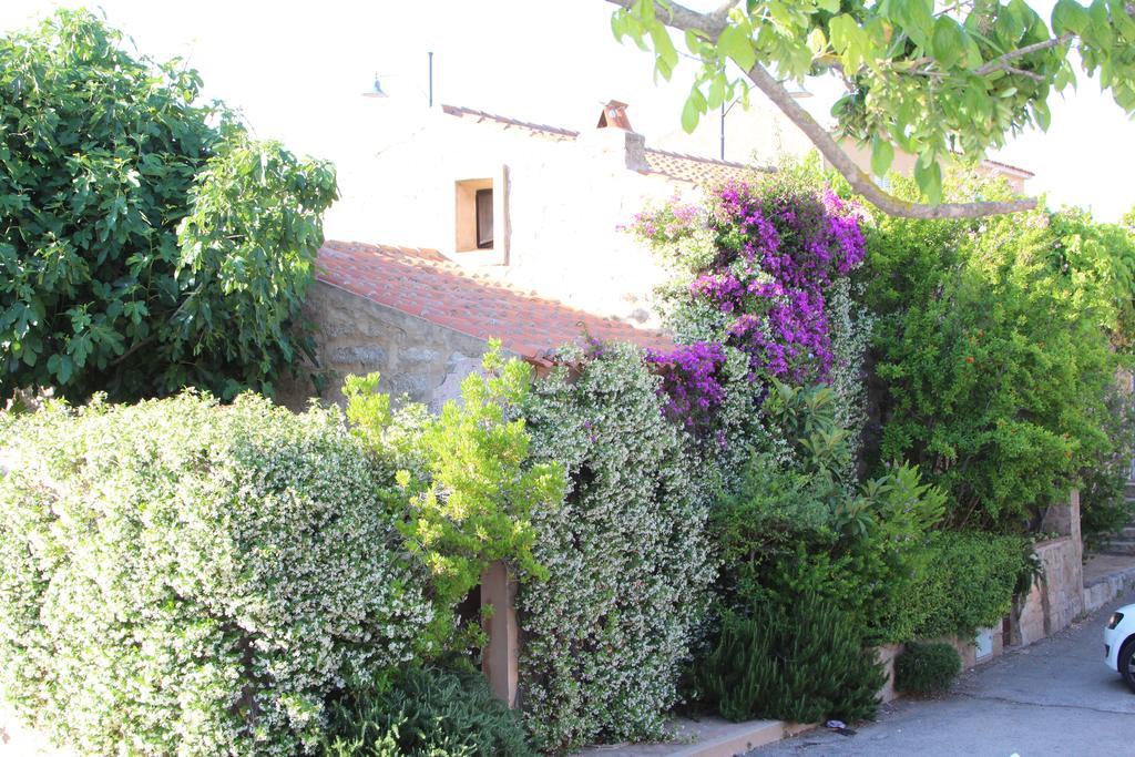 La Porta Sulla Costa Bed and Breakfast San Pantaleo Εξωτερικό φωτογραφία