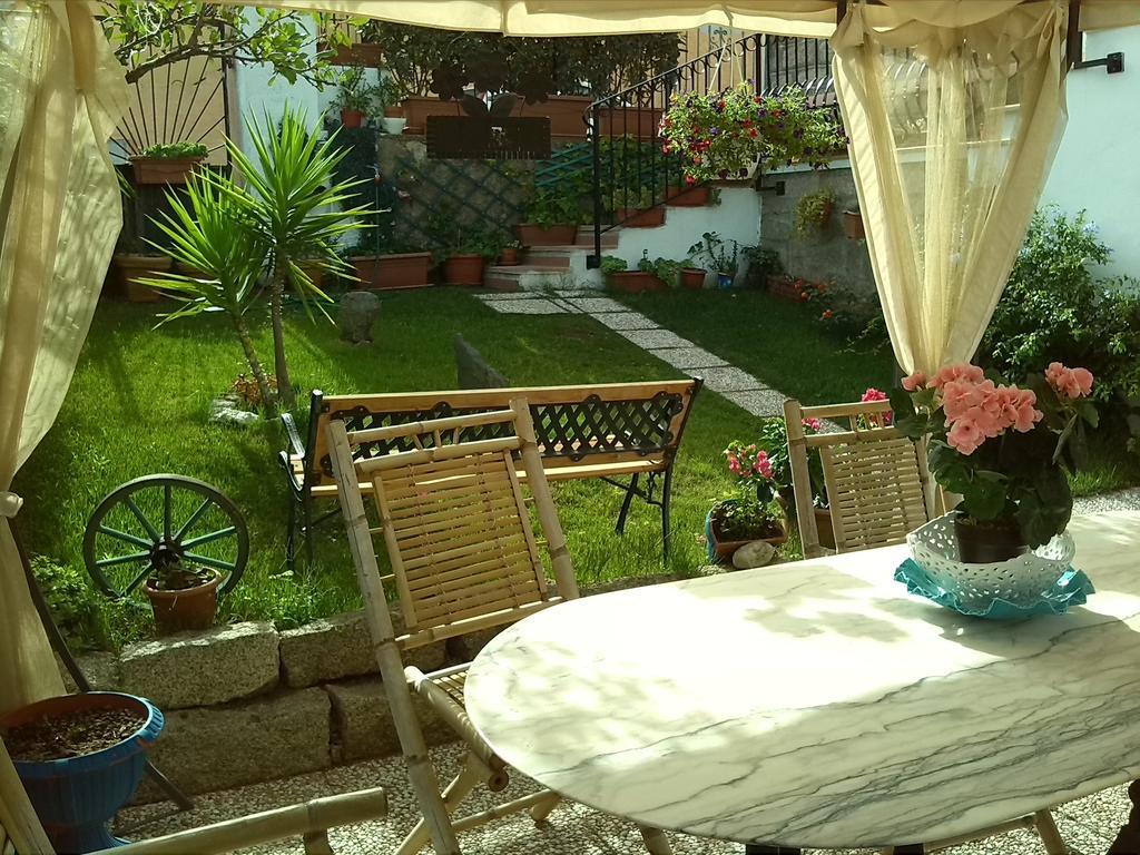 La Porta Sulla Costa Bed and Breakfast San Pantaleo Εξωτερικό φωτογραφία